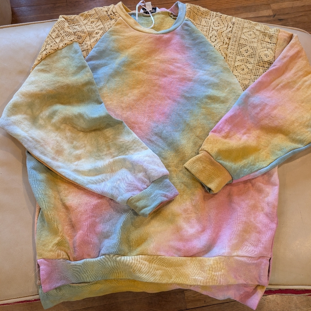Davi & Dani Tie-Dyed Sweatshirt - sz. MED.